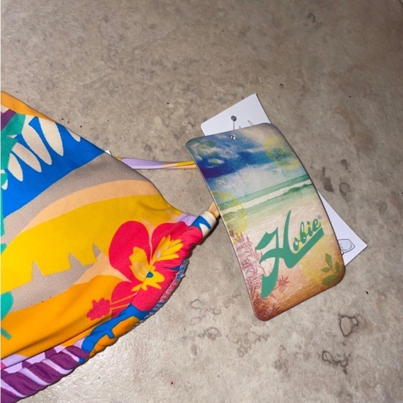 Hobie Women's Standard Triangle Halter Bikini Swimsuit Top NWT M - Picture 6 of 9